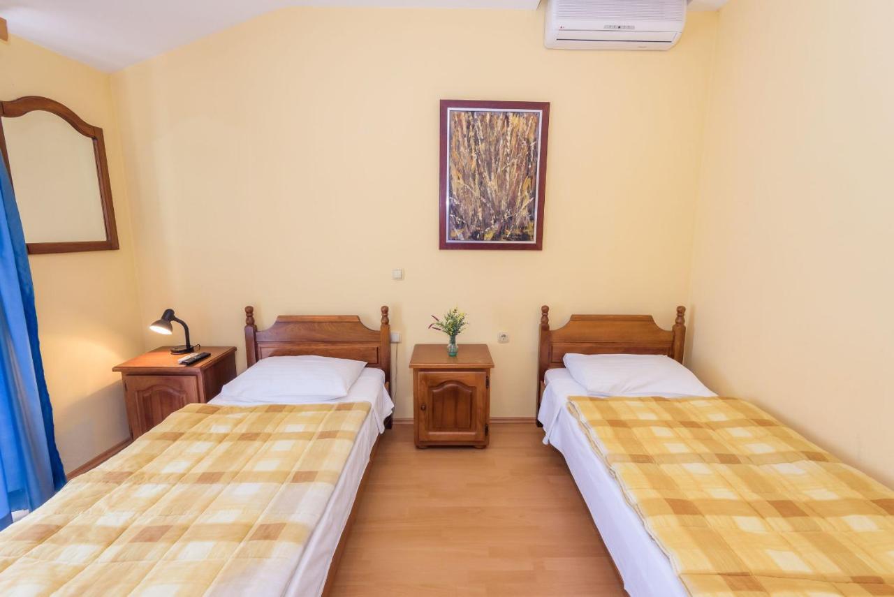 Bed and Breakfast Djudja I Mate Vid Esterno foto