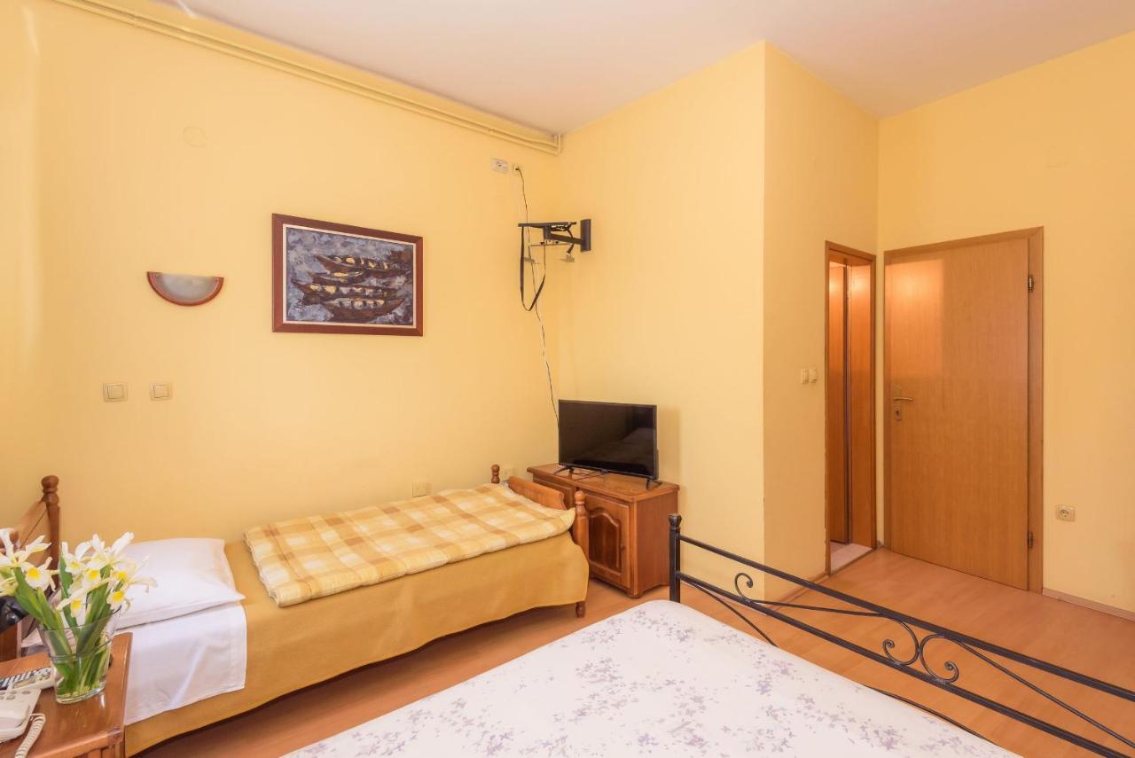Bed and Breakfast Djudja I Mate Vid Esterno foto